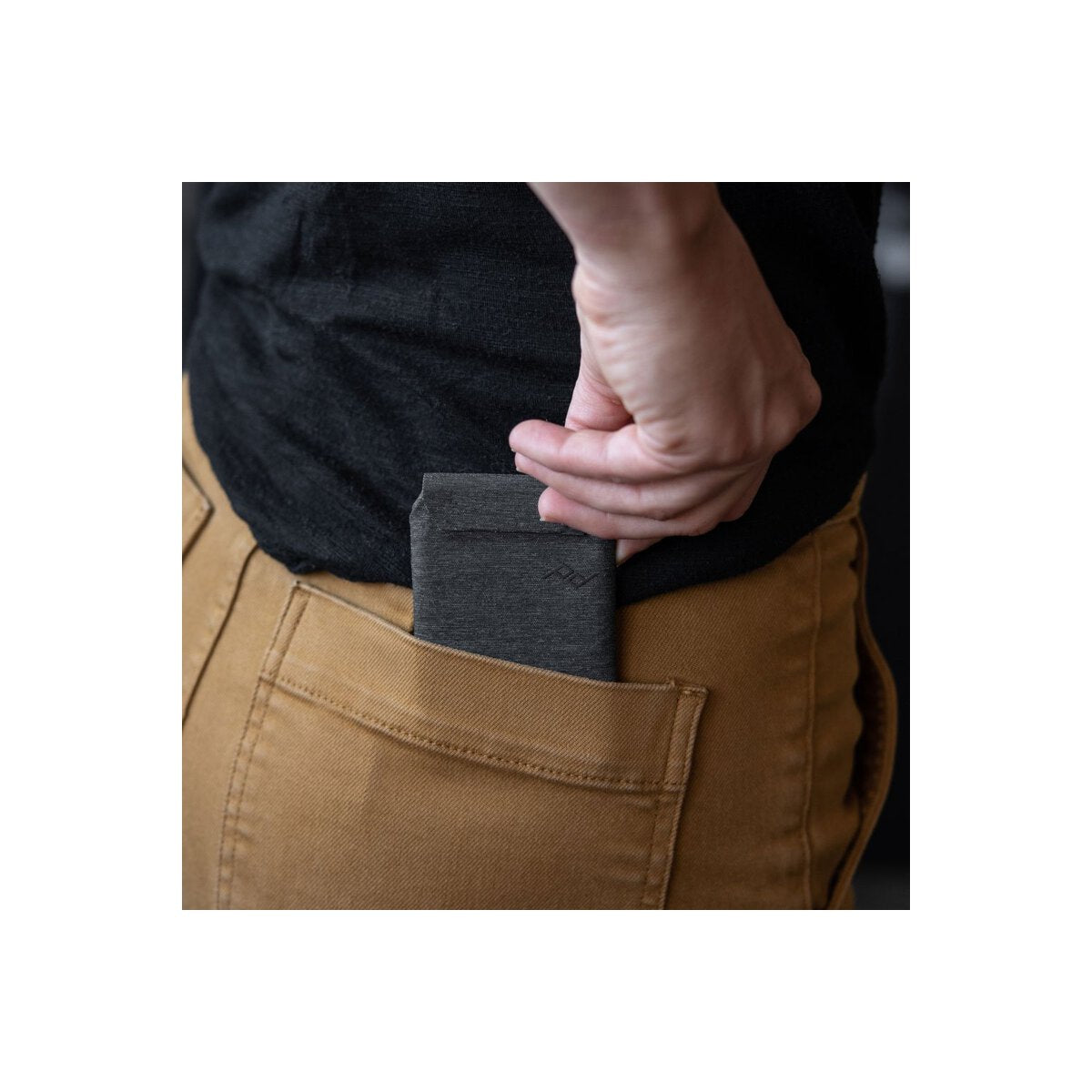 MagSafe peněženka Peak Design Slim Wallet - šedá - bonami.click