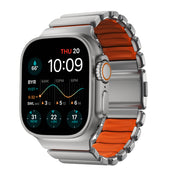 Řemínek pro Apple Watch 45/46/49 mm Nomad Stratos Band FKM - stříbrný/oranžový
