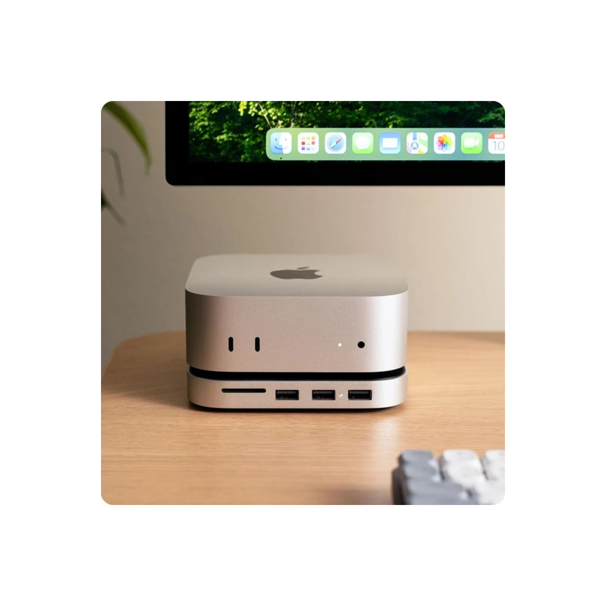 Rozšiřující stojan pro Mac Mini M4 Satechi Stand & Hub s SSD úložištěm