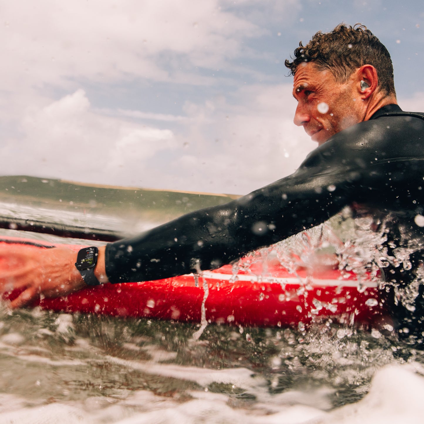 Apple Watch Series 11 GPS + Cellular 42mm růžově zlaté hliníkové pouzdro se světle ruměným sportovním řemínkem - S/M (otevřený) - bonami.click