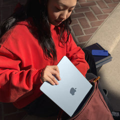 MacBook Air 13,6", Apple M4 10jádrové CPU, 8jádrové GPU, 16GB, 256GB SSD, CZ - stříbrný - bonami.click