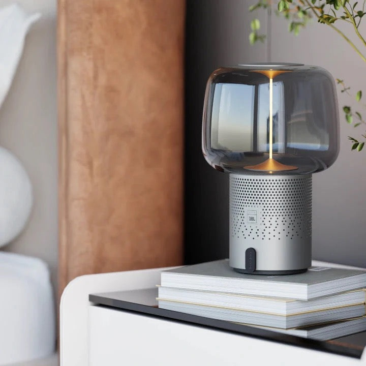 Designová lampa s reproduktorem Kooduu Serena Play - stříbrná