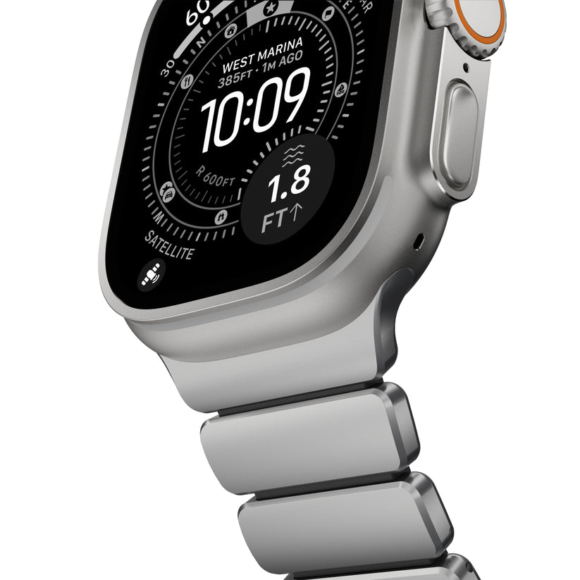 Řemínek pro Apple Watch 45/46/49 mm Nomad Stratos Band FKM - stříbrný - bonami.click