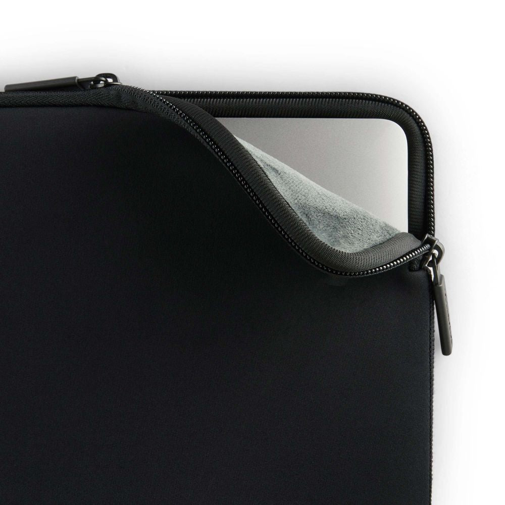 Ochranné pouzdro pro MacBook Neo Pipetto Classic Fit Sleeve - černé