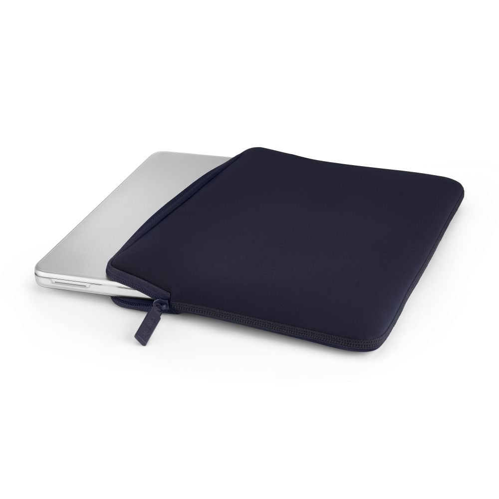 Ochranné pouzdro pro MacBook Neo Pipetto Classic Fit Sleeve - tmavě modré