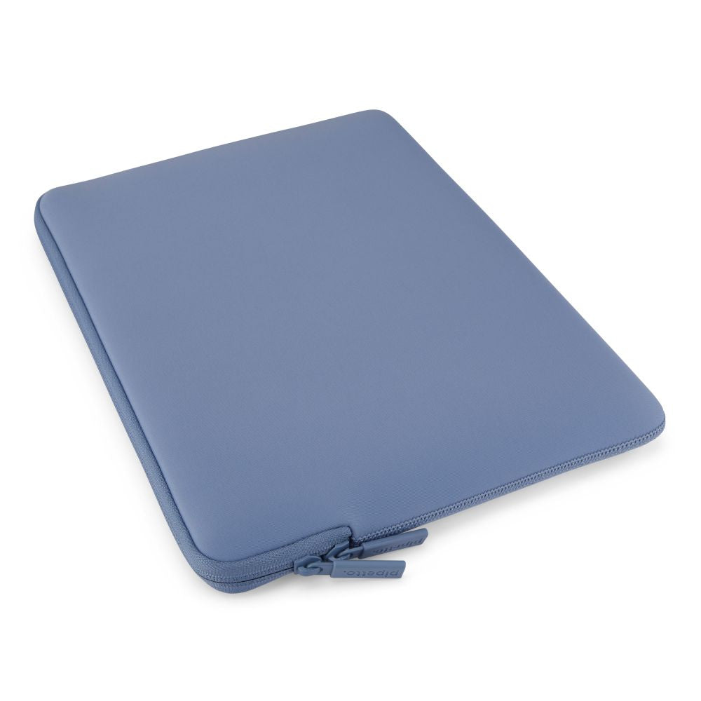 Ochranné pouzdro pro MacBook Neo Pipetto Classic Fit Sleeve - modré