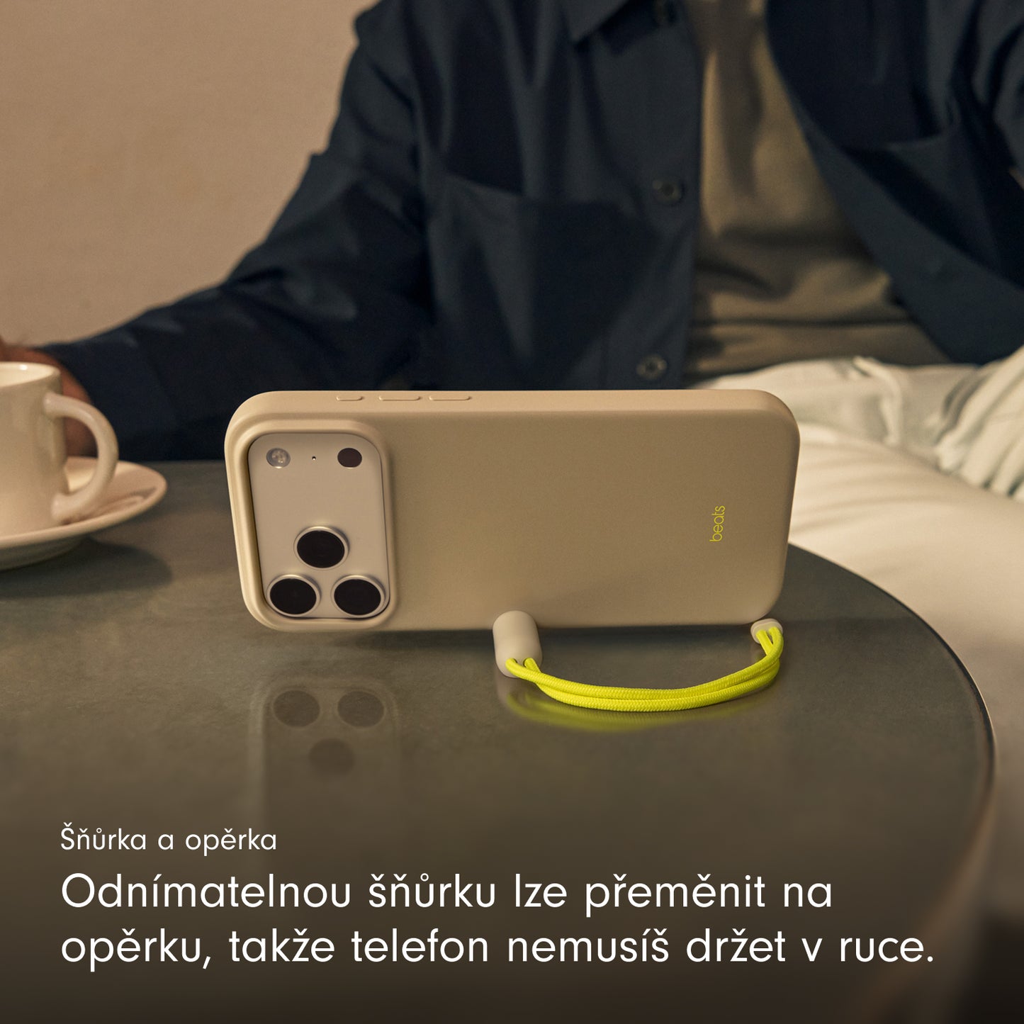 Kryt se stojánkem pro iPhone 17 Pro Beats s MagSafe a ovladačem fotoaparátu - vápencově šedý - bonami.click