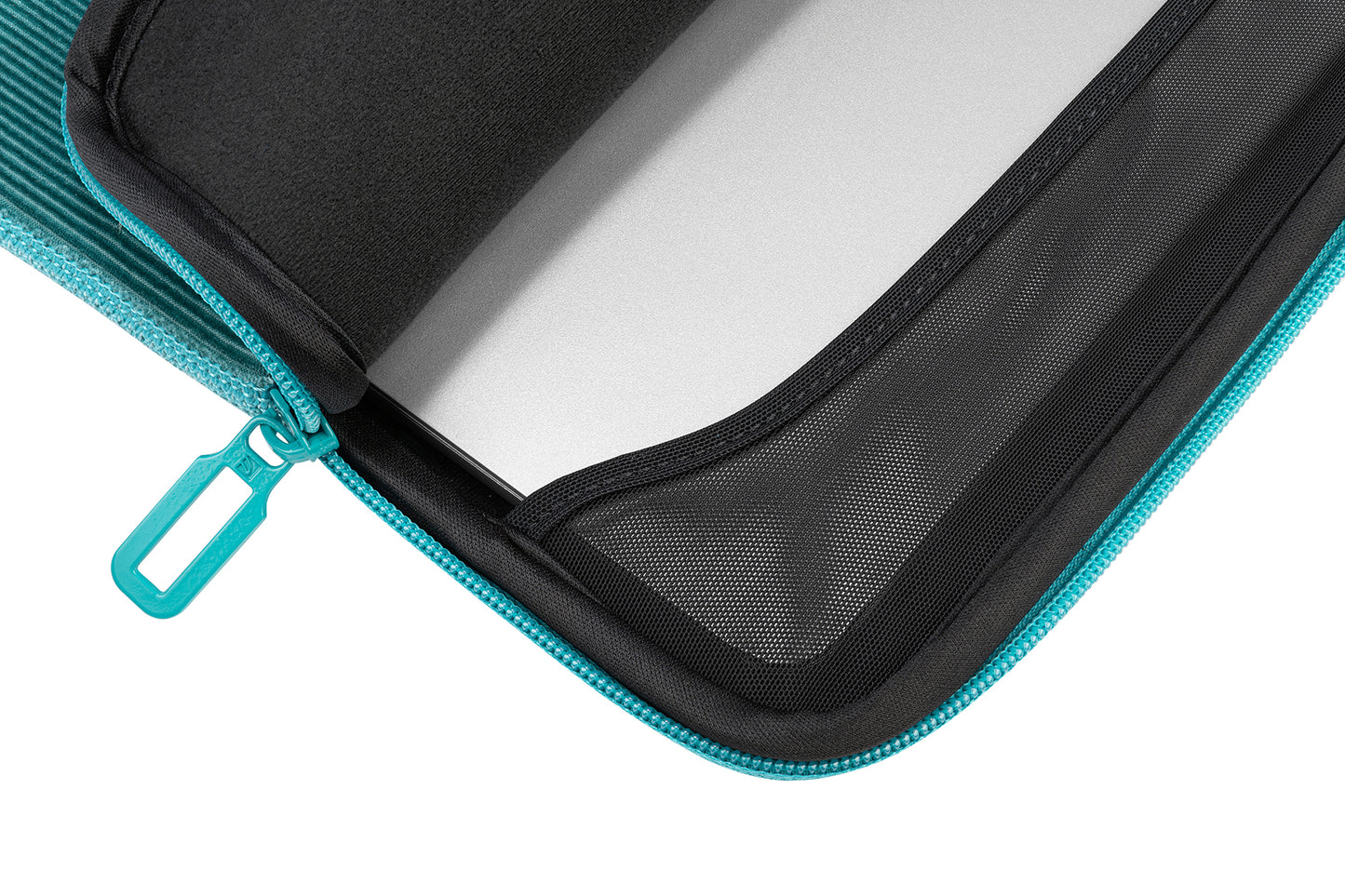 Obal Tucano Velluto na MacBook Pro 16" - světle modrý - bonami.click