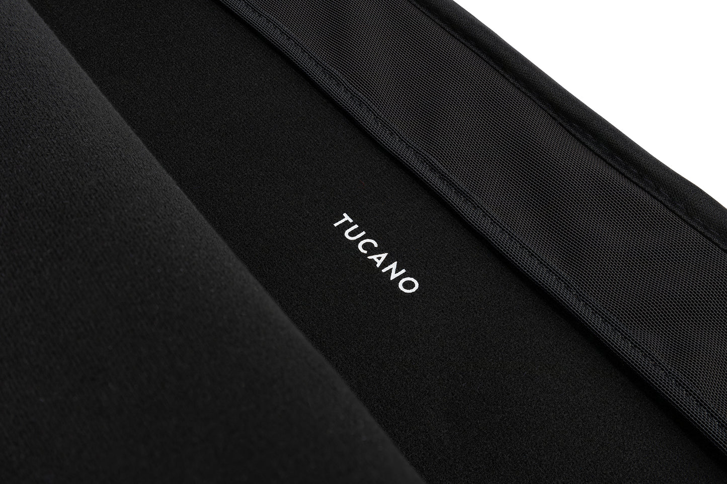 Obal Tucano Velluto na MacBook Pro 16" - světle modrý - bonami.click