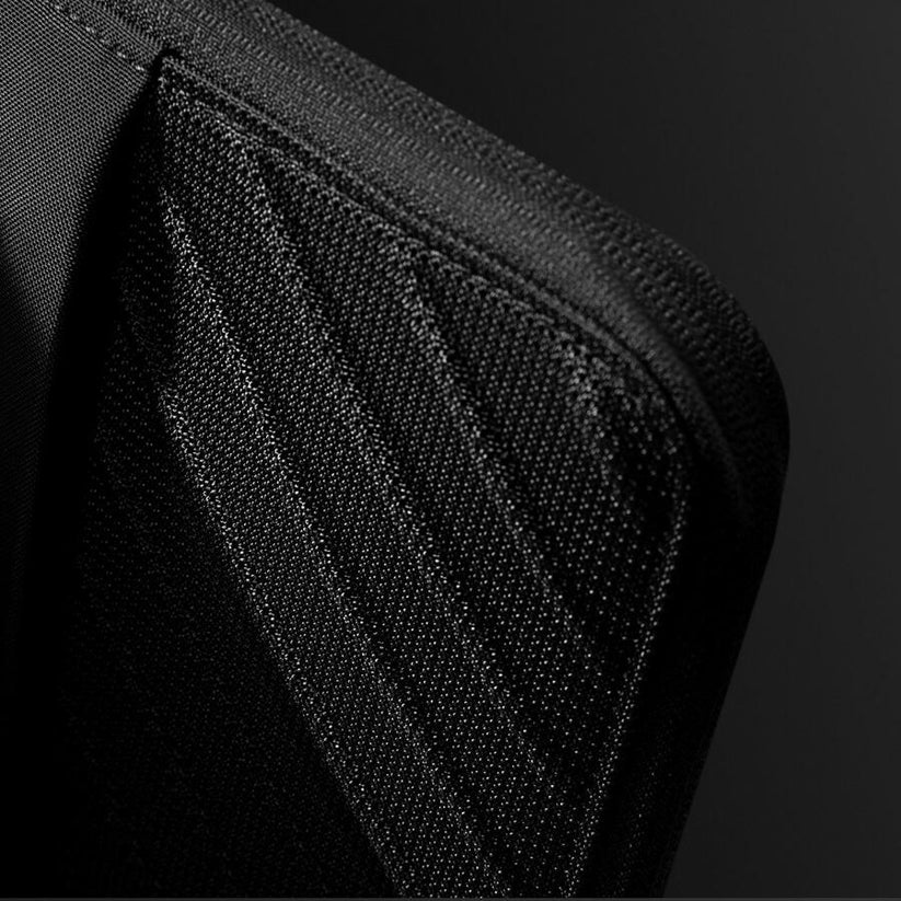 Pouzdro pro MacBook 16" tomtoc Voyage-A16 - černé - bonami.click