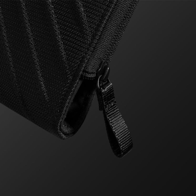 Pouzdro pro MacBook 16" tomtoc Voyage-A16 - černé - bonami.click
