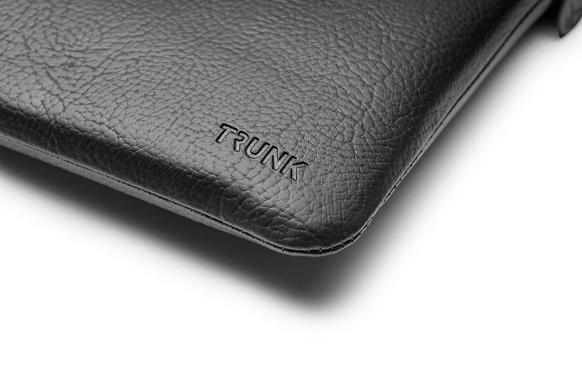 Pouzdro pro MacBook 13" Trunk Apple Peel Sleeve - černé - bonami.click