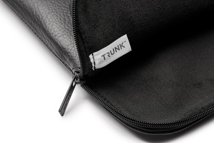 Pouzdro pro MacBook 13" Trunk Apple Peel Sleeve - černé - bonami.click